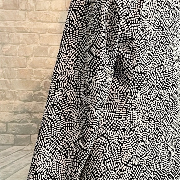 Emily Sz 10 Blazer, blue white graphic, 1 button, High hip, slit back w/flare. - Picture 6 of 7